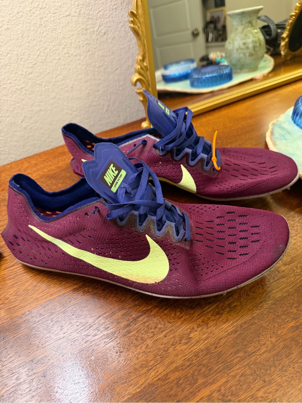 NIKE
ZOOM VICTORY 3